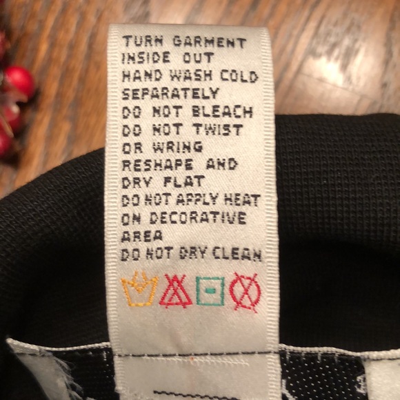 Washable Velvet Holiday Turtle Neck Medium - Picture 4 of 5